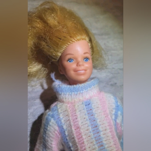 1970s Skipper Mattel Barbie Doll Vintage Toy Sweater. 8.5 " Barbie sister doll - Picture 1 of 4